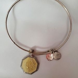 Alex and Ani Sweet Pea bracelet